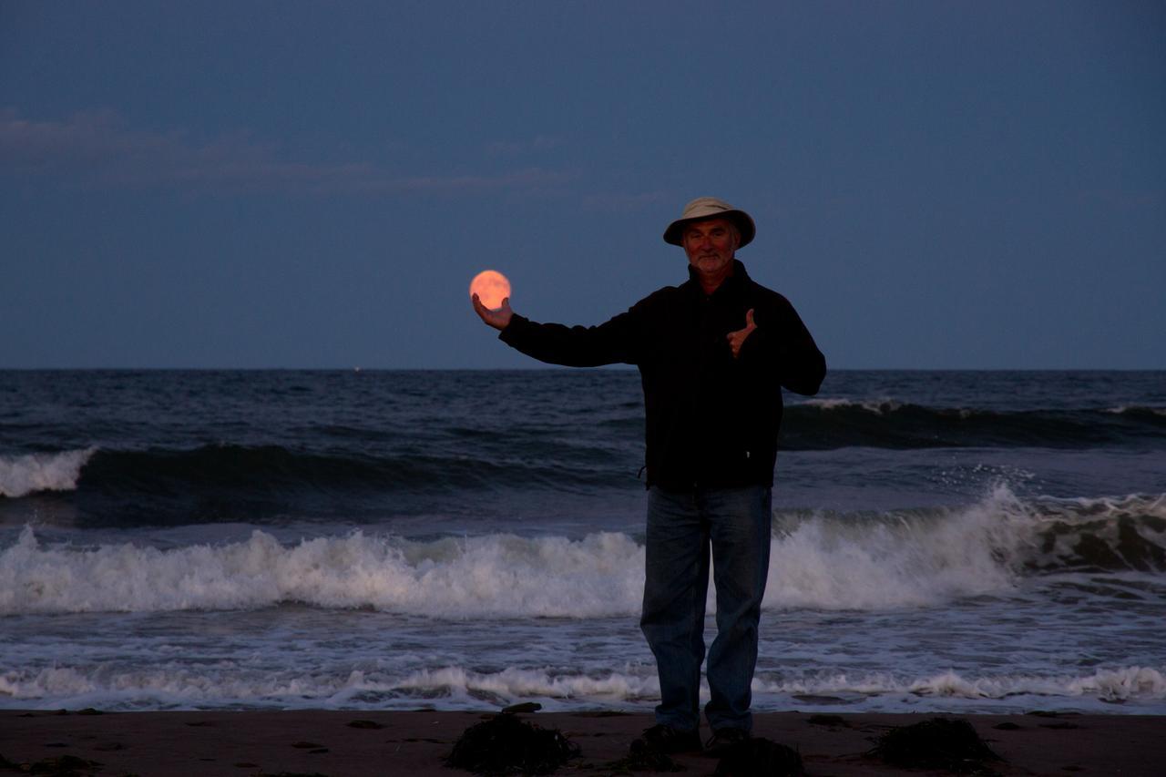 Le Phare Des Dunes Tracadie Exteriör bild