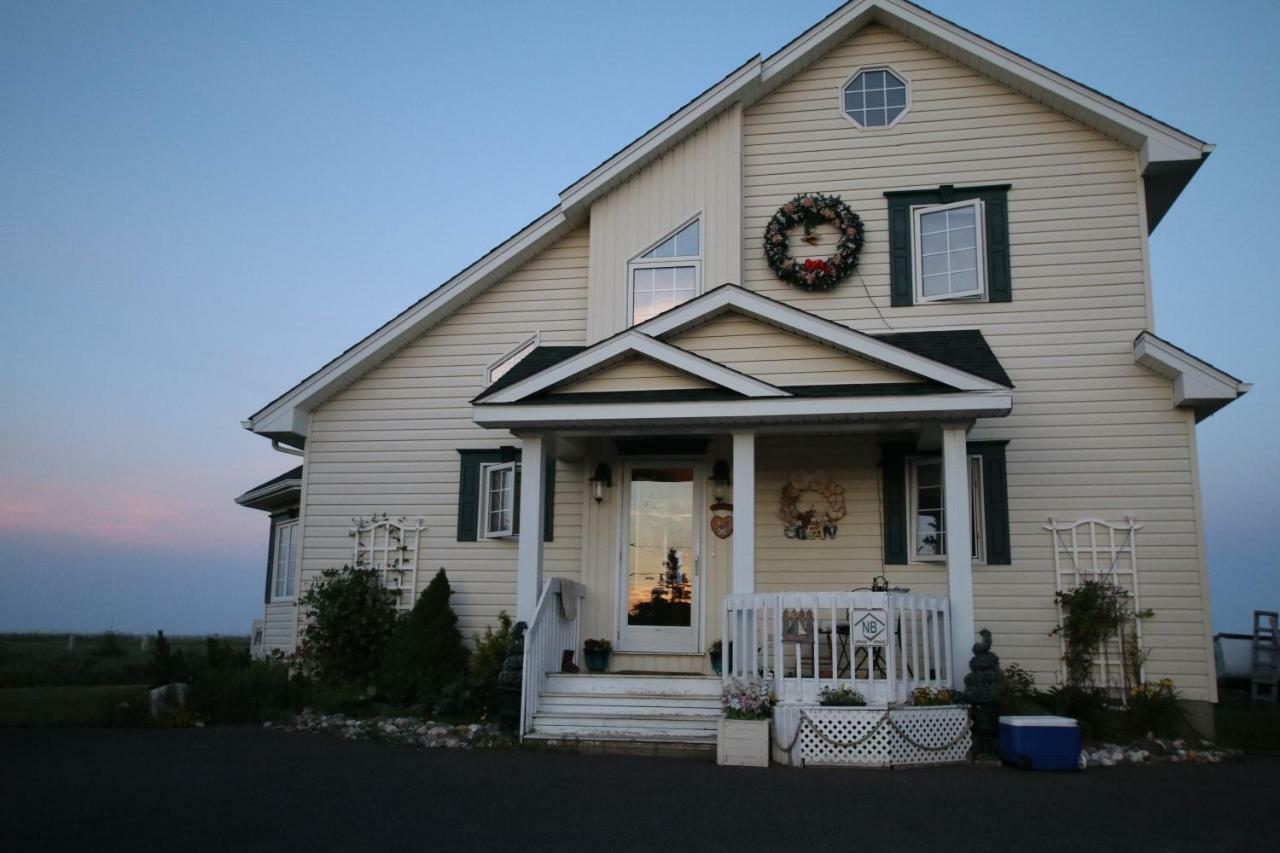 Le Phare Des Dunes Tracadie Exteriör bild